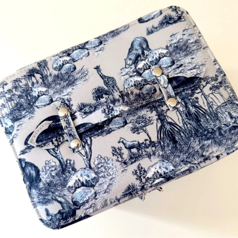 💙🤍 NEW Dior Beauty Limited Around the World Vanity - Picture 3 of 7